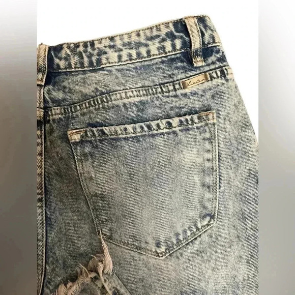 KanCan High Rise Distressed Frayed Hem Mom Jeans Acid Wash Women’s size 11/29 - Picture 8 of 15